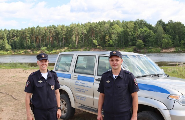 Нижегородские полицейские спасли пастуха от разъяренного быка