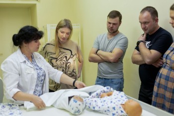 В роддоме №4 Нижнего Новгорода в программу «Школы будущих мам» впервые включат занятия для будущих пап В роддоме №4 Нижнего Новгорода в программу «Школы будущих мам» впервые включат занятия для будущих пап