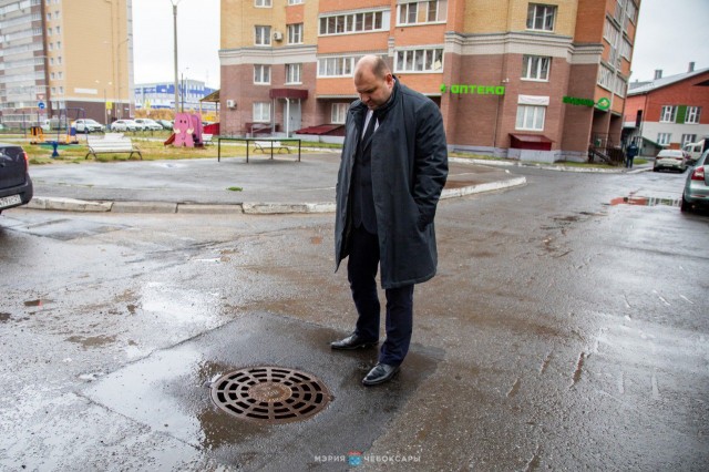 Дополнительный ливневый колодец установлен в мкрн "Солнечный" в Чебоксарах Дополнительный ливневый колодец установлен в мкрн "Солнечный" в Чебоксарах