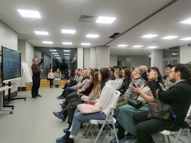 Архитекторы обсудили подходы к проектированию зданий учебных заведений на примере "Школы 800" в Верхних Печерах