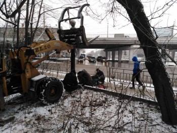 Восстановить поврежденный участок ограждения нижегородского парка "Дубки" планируется до конца дня 3 декабря