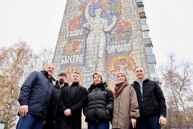 В Нижнем Новгороде завершились работы по восстановлению мозаичного панно «Быстрее, выше, сильнее» Валентина Любимова В Нижнем Новгороде завершились работы по восстановлению мозаичного панно «Быстрее, выше, сильнее» Валентина Любимова