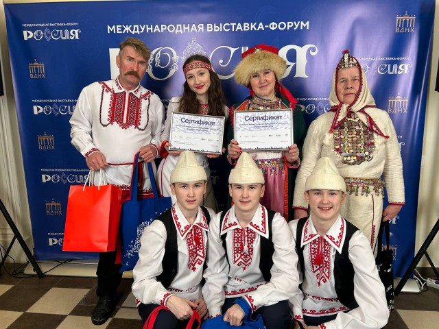 Марийская семья победила в двух конкурсах на форуме "Родные-Любимые" Марийская семья победила в двух конкурсах на форуме "Родные-Любимые"