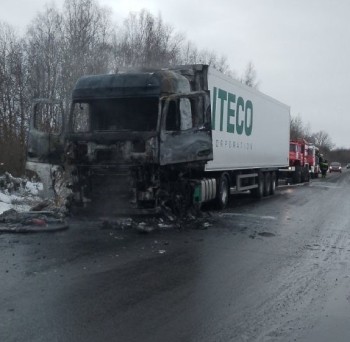 Большегруз сгорел на трассе Р-158 в Нижегородской области
