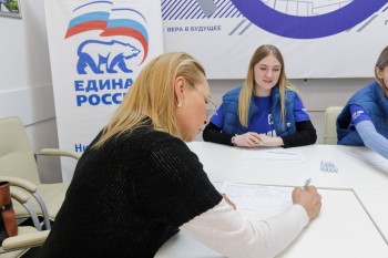 Единый день сбора подписей в поддержку выдвижения Владимира Путина на выборах президента проходит в Нижегородской области
