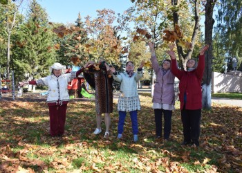 Соцучреждения проведут более 250 мероприятий ко Дню пожилого