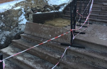 Глава Чувашии взял на контроль установку пандуса в доме инвалида в Моргаушах