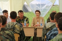 Депутат Государственной Думы  Алена Аршинова посетила военно-спортивный лагерь &quot;Синева&quot; в Чебоксарах
