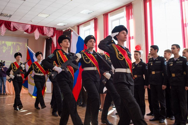 Нижегородским кадетам вручили награды за участие в Параде Памяти, посвященном легендарному параду в Куйбышеве 1941 года Нижегородским кадетам вручили награды за участие в Параде Памяти, посвященном легендарному параду в Куйбышеве 1941 года