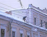 Нижегородские ДУКи планируют для сбивания сосулек с крыш привлечь альпинистов из других регионов
