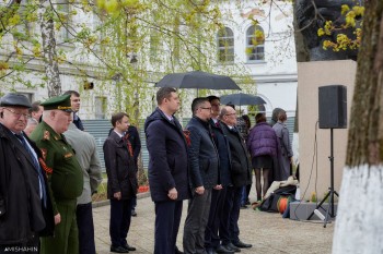 Андрей Саносян совместно с сотрудниками и студентами НГТУ почтил память погибших в Великой Отечественной войне