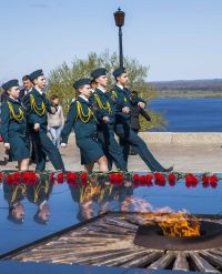 Олег Сорокин подарил новую форму для несущих вахту на Посту №1 в Нижнем Новгороде