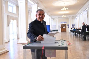Раис Рустам Минниханов проголосовал на выборах главы Татарстана Раис Рустам Минниханов проголосовал на выборах главы Татарстана