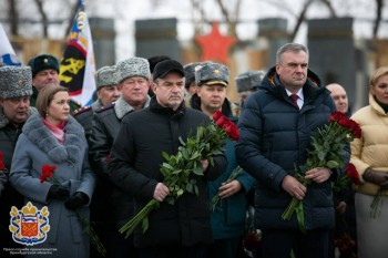 Память Неизвестного солдата почтили в Оренбурге