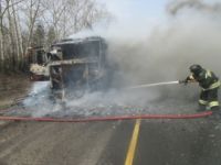 Грузовик Scania горел во время движения по трассе М7 в Нижегородской области
