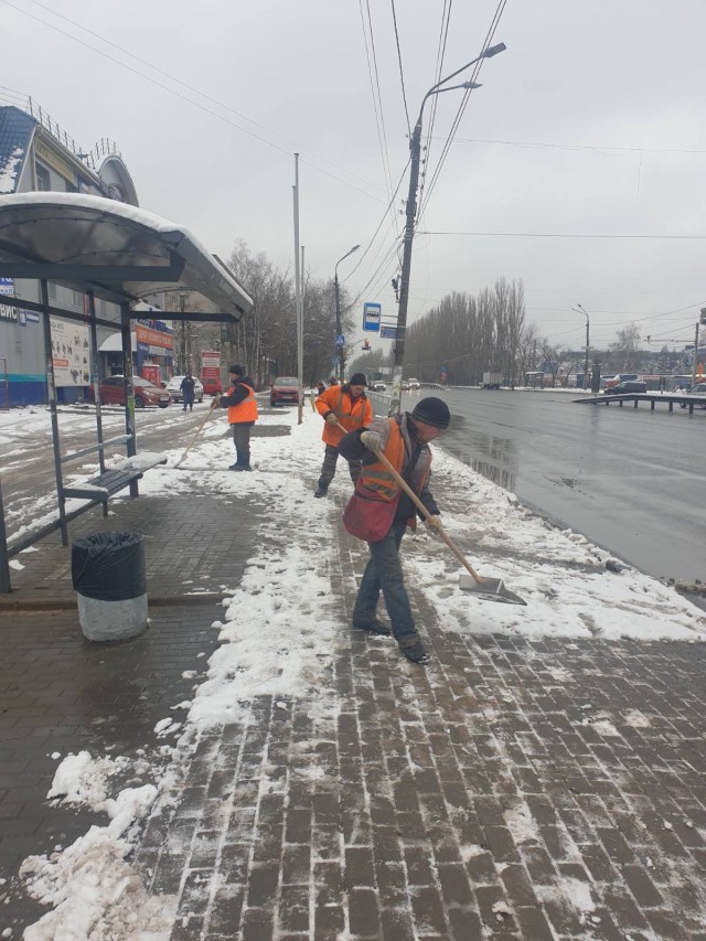Уборка дорог и улиц Ленинского района Нижнего Новгорода ведётся в круглосуточно