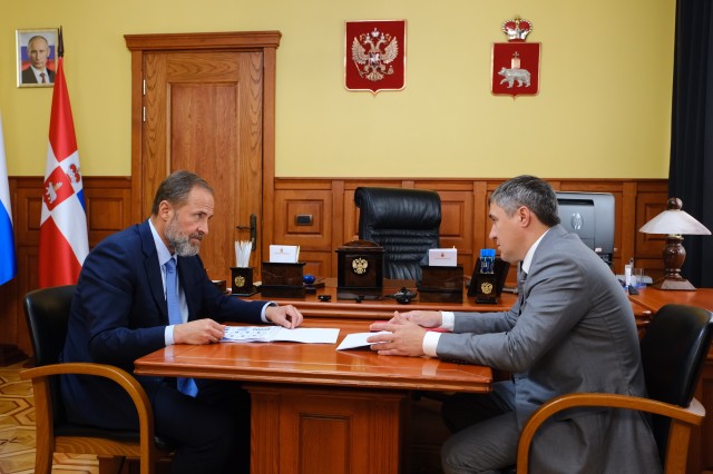 Игорь Комаров и Дмитрий Махонин обсудили развитие Прикамья