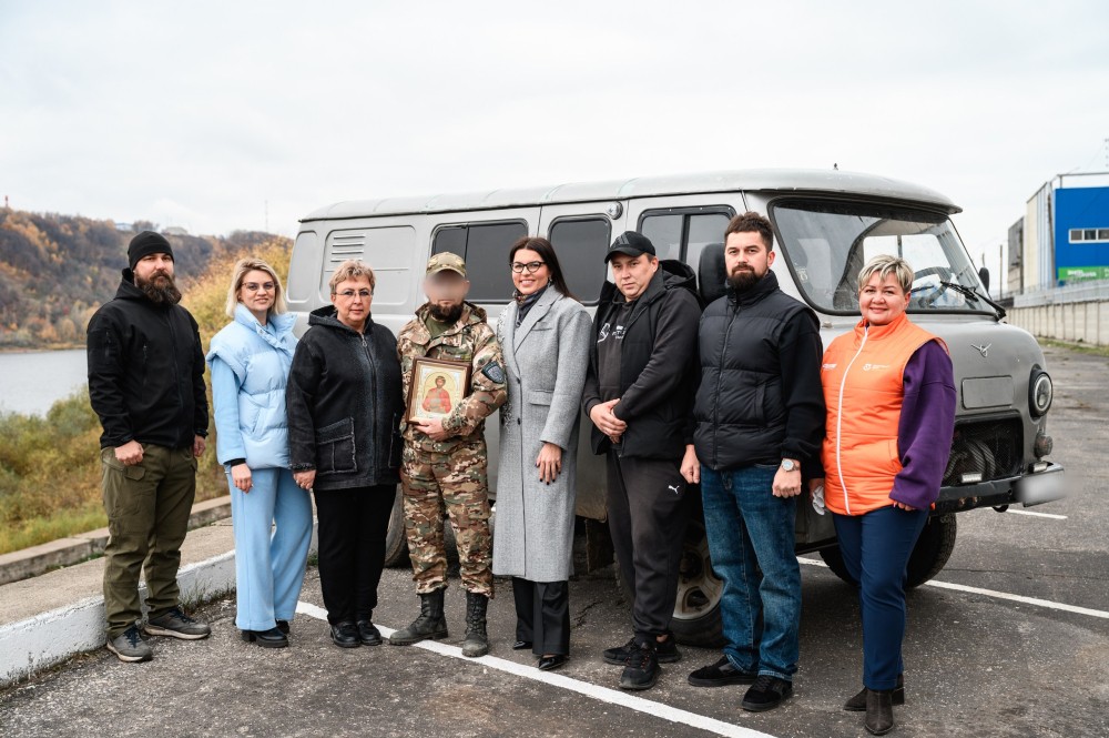 Нижегородские волонтеры передали отечественный внедорожник землякам-бойцам СВО Нижегородские волонтеры передали отечественный внедорожник землякам-бойцам СВО
