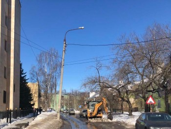 Более 40 единиц техники задействовано на уборке снега в Сормове