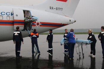 Мужчину и подростка с ожогами спецбортом МЧС доставили из Грозного в Нижний Новгород