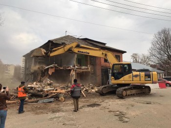 Аварийный дом на Похвалинском съезде в Нижнем Новгороде должны снести за 5 дней