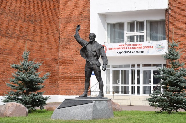 Мемориал Михаилу Бурдикову в Кстове Нижегородской области отремонтирован при поддержке ЛУКОЙЛа