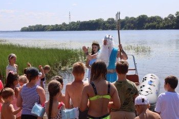 День Нептуна с пенной дискотекой и играми отметили на Бору Нижегородской области