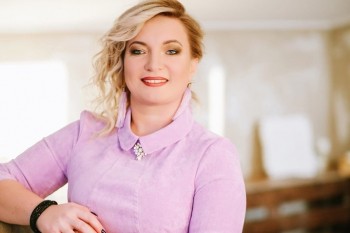 "Только местные жители знают, чего не хватает в их дворе", - Елена Хохлова