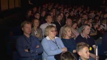 Первый спектакль с тифлокомментированием прошел в нижегородском Театре юного зрителя