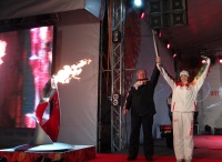 Валерий Шанцев и Елена Посевина зажгли городскую чашу Олимпийского огня 