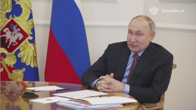 Владимир Путин по ВКС открыл новые медобъекты в Татарстане Владимир Путин по ВКС открыл новые медобъекты в Татарстане