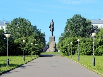 Компания &quot;Фрегат&quot; выполнит реставрацию памятника Горькому работы Веры Мухиной в Нижнем Новгороде за 1,94 млн. рублей