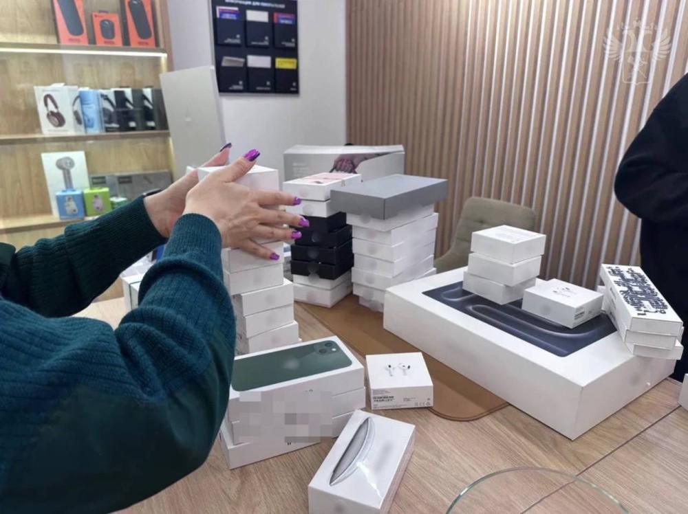 Самарская таможня выявила 3 тыс. "серых" гаджетов в магазинах и маркетплейсах