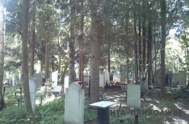 Ритуальщиков Саратова Булгакова и Умирову уволили из-за "накопившихся вопросов"