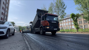 Дорогу и пешеходные зоны обновят в Кирове на улице Милицейской Дорогу и пешеходные зоны обновят в Кирове на улице Милицейской