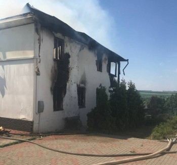 Пожар на территории женского Покровского монастыря тушат в Нижегородской области