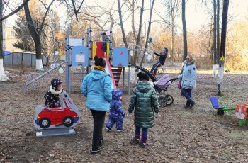 Детская площадка появилась на улице Ошарской в Нижнем Новгороде благодаря инициативе жителей