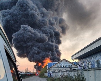 Склад ГСМ объёмом около 500 тонн горит в Нижегородской области (ВИДЕО)