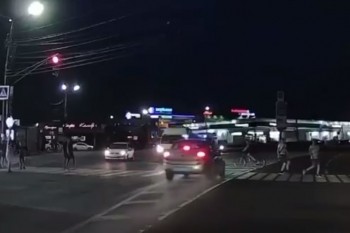 Автомобиль со спецсигналами в Нижегородской области сбил 11-летнего велосипедиста на пешеходном переходе (ВИДЕО)