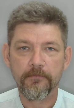 Подозреваемого в расстреле полицейских Сергея Басалаева ищут в Оренбуржье