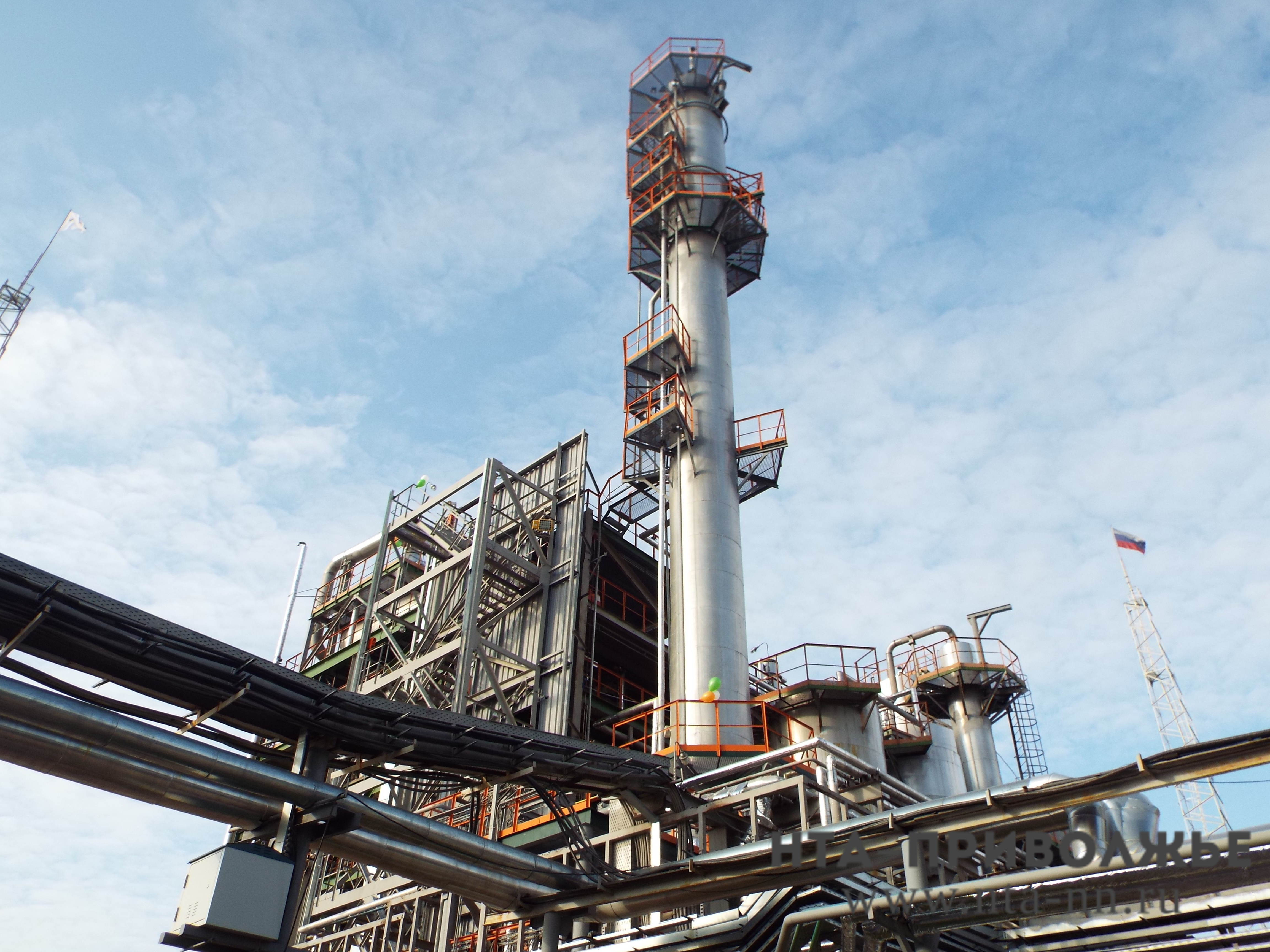 Оренбургский газзавод после атаки БпЛА приостановил прием сырья