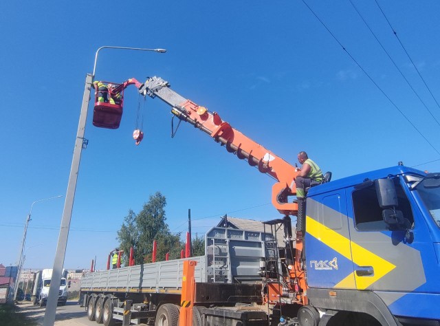 В деревне Дьяково городского округа Семеновский завершается монтаж освещения на участке дороги по нацпроекту В деревне Дьяково городского округа Семеновский завершается монтаж освещения на участке дороги по нацпроекту