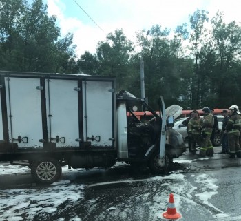 &quot;Газель&quot; сгорела на проспекте Гагарина в Нижнем Новгороде 11 июля (Видео)