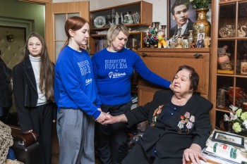 Волонтёры Победы навестили нижегородских блокадников