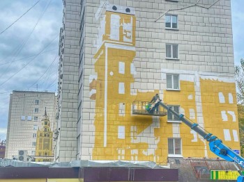 Дома на Комсомольском проспекте Перми украсят светящиеся в темноте граффити