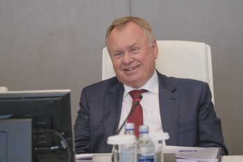 Глава ВТБ Андрей Костин рассказал, как лично протестировал оплату по QR-коду в Китае, купив апельсин