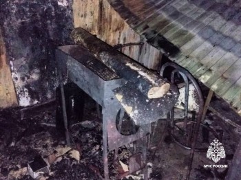 Непотушенный мангал повредил три дома в Чувашии Непотушенный мангал повредил три дома в Чувашии