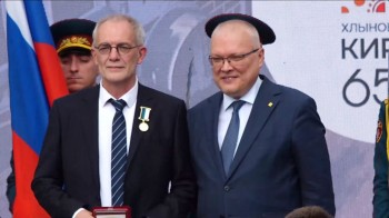 Первые юбилейные медали вручены к 650-летию Кирова