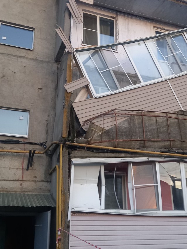 Балкон обрушился в многоквартирном доме в Нижегородской области
