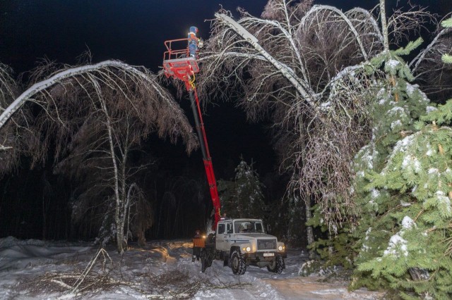 Около 3,5 тысячи человек в Нижегородской области оставались без электричества утром 13 декабря